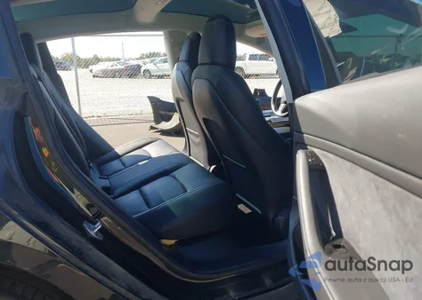 2018 Tesla Model 3 Long Range/Mid Range z USA, uszkodzony, nr VIN 5YJ3E1EA5JF173389